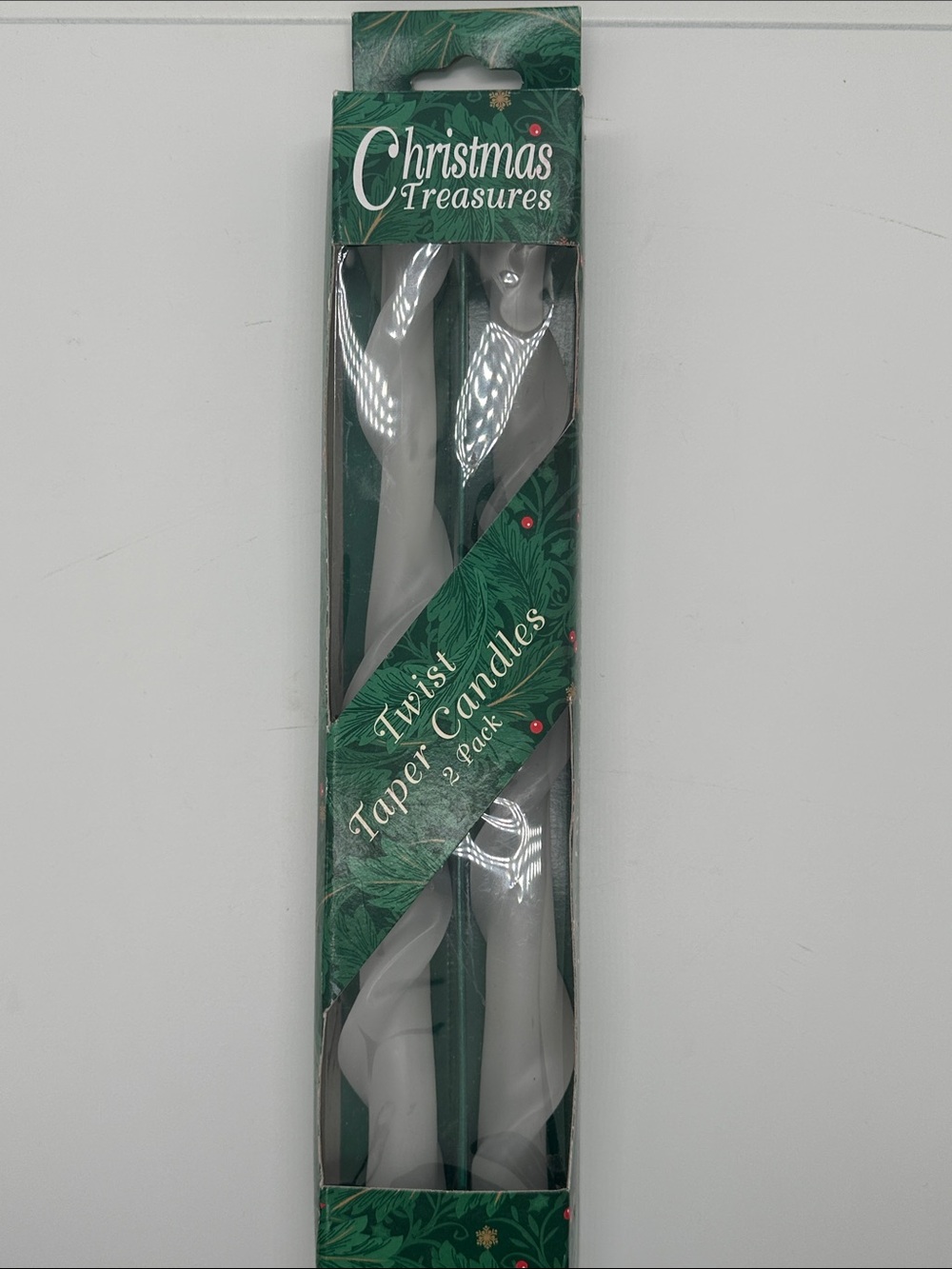 Vintage Christmas Treasures Twist Taper 12” Candles pack of 2
Made in Hong Kong - Picture 6 of 10